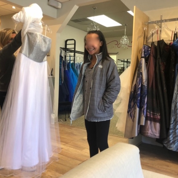 Elegant Girls Party Gown ~NEVER WORN!!! ~Simply Gorgeous Make Me An OFFER!! - Picture 6 of 12